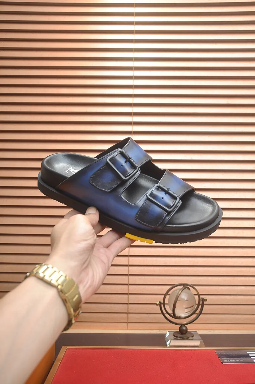 Men's shoes 💰400💶 [Louis Vuitton LV slippers] (high-end cowhide) counter 1:1 fashion style, a must-have for summer! The designer used LV’s iconic outsole. The original simple slippers instantly become fashionable! The upper is made of flexible special cowhide leather straps alternately, and the workmanship is exquisite! A must-have for stylish men in summer, size 38-45 (45 customized)